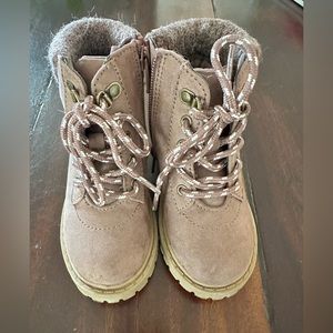 Old Navy Girls Boots 7
